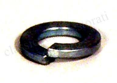 Fjederskive M4 4,1x7,1x0,9 mm til Volvo Amazon, Amazon Kombi